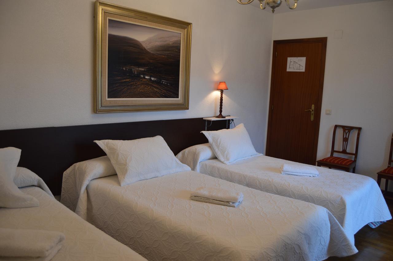 Pension El Peregrino De Larrasoana 外观 照片