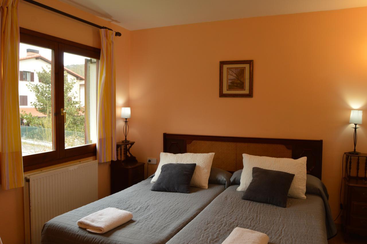 Pension El Peregrino De Larrasoana 外观 照片