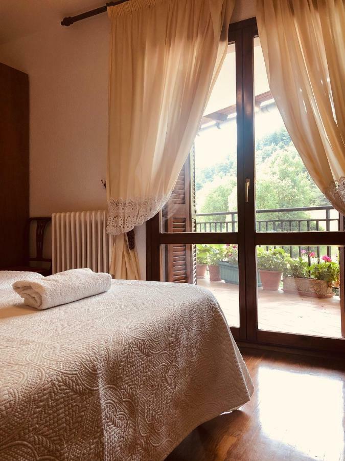 Pension El Peregrino De Larrasoana 外观 照片